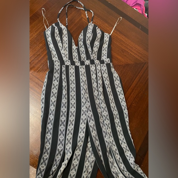 Jumpsuits - Picture 2 of 4